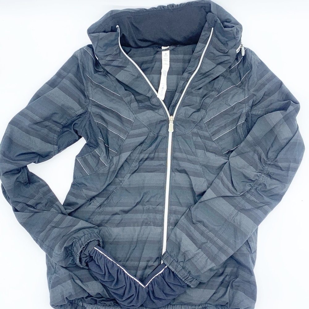 Lululemon black & Gray stripped hooded jacket 4